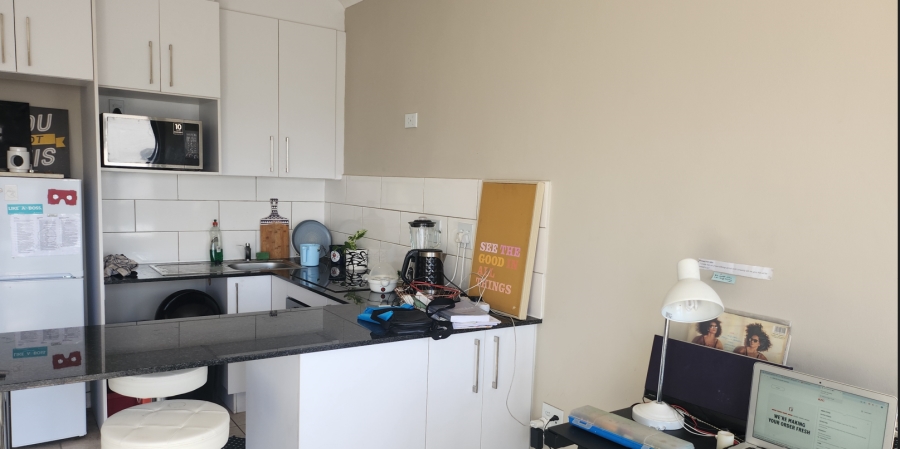 1 Bedroom Property for Sale in Oakglen Western Cape